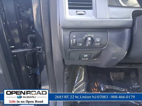 Used 2013 Volvo XC60 T6 AWD/4WD image 16