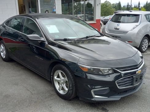 Used 2017 Chevrolet Malibu LS image 4