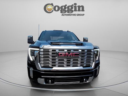 New 2026 GMC Sierra 3500 Denali w/ Denali Reserve Package image 17