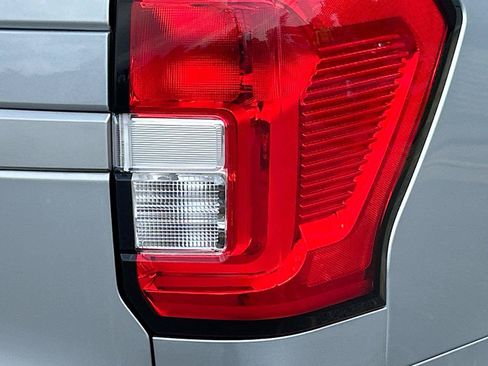 Used 2024 Ford Expedition XLT AWD/4WD image 11