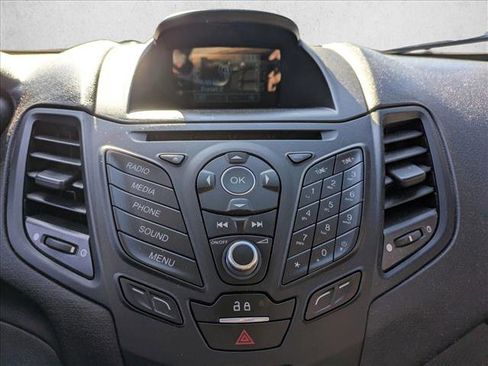 Used 2016 Ford Fiesta SE image 11