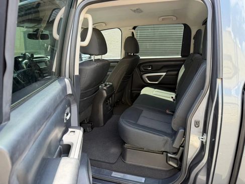Used 2017 Nissan Titan SV RWD image 26
