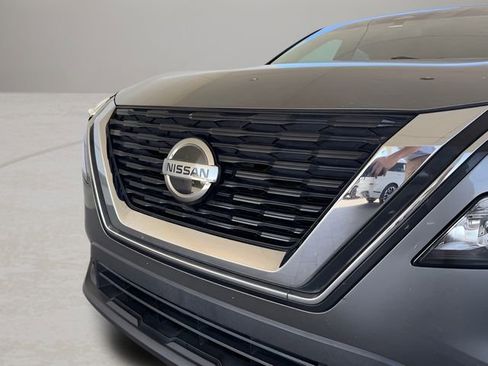 Used 2021 Nissan Rogue S FWD image 2