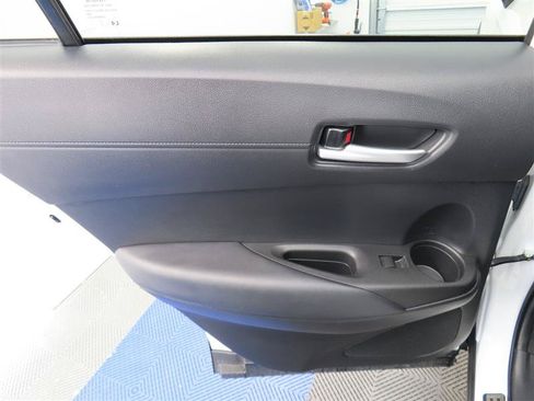 Used 2022 Toyota Corolla Cross XLE FWD image 30