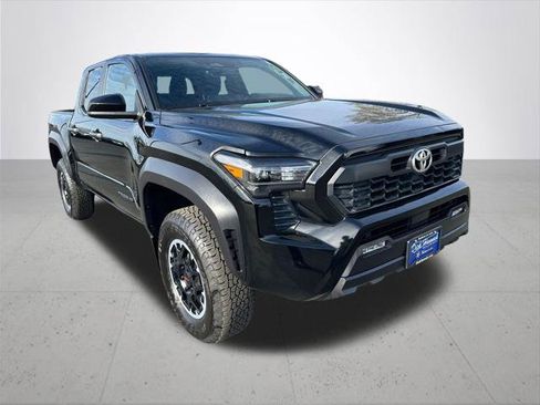 Certified 2024 Toyota Tacoma TRD Off-Road image 6