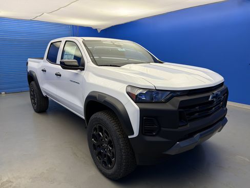 New 2026 Chevrolet Colorado Trail Boss AWD/4WD image 2