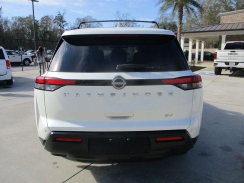 Used 2022 Nissan Pathfinder SV image 24