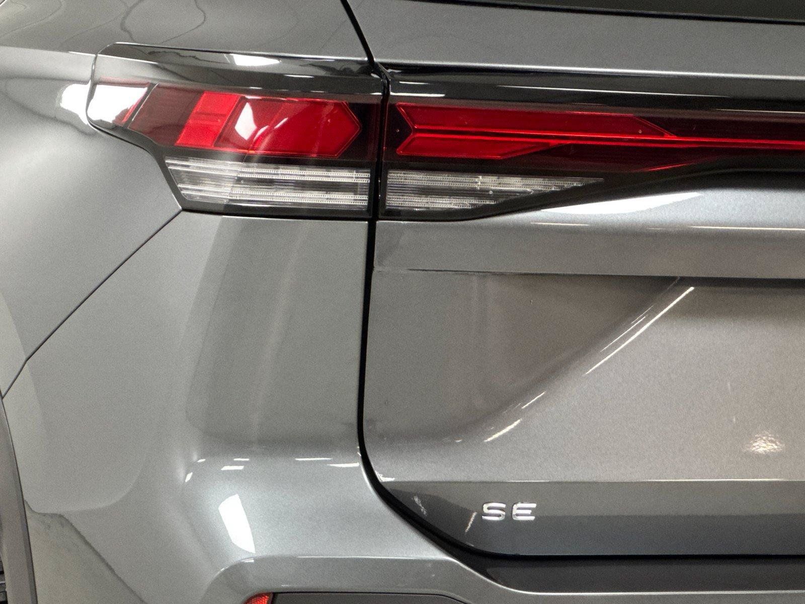 New 2026 Volkswagen Tiguan SE AWD/4WD image 25