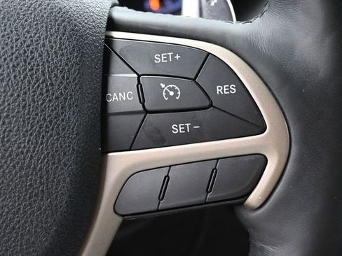 Used 2014 Jeep Grand Cherokee Limited w/ Trailer Tow Group IV AWD/4WD image 19