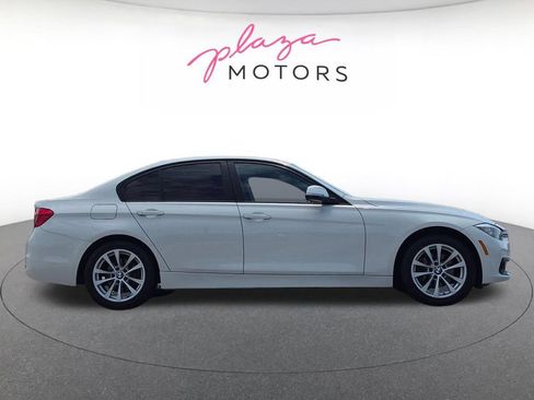 Used 2016 BMW 320i Sedan RWD image 4