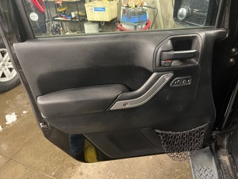 Used 2015 Jeep Wrangler Sahara w/ Connectivity Group image 8