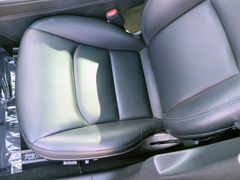 Used 2023 Tesla Model 3 Standard Range image 30