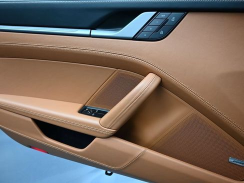 Certified 2025 Porsche 911 Carrera RWD image 21