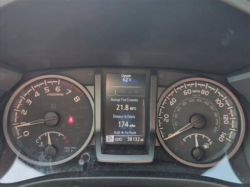Used 2022 Toyota Tacoma TRD Sport w/ Technology Package RWD image 12