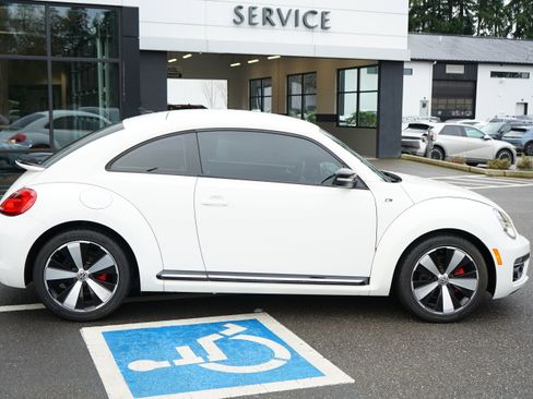 Used 2014 Volkswagen Beetle R-Line image 2