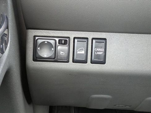 Used 2019 Nissan Frontier SL AWD/4WD image 16