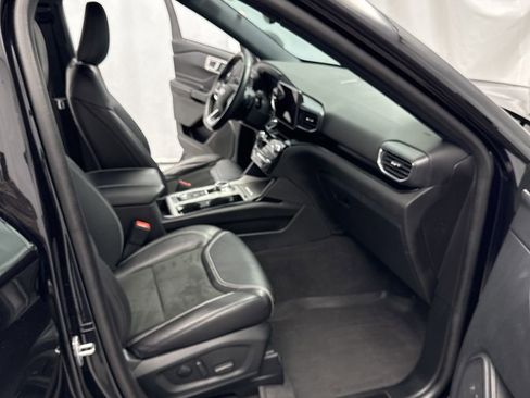 Used 2023 Ford Explorer ST image 31