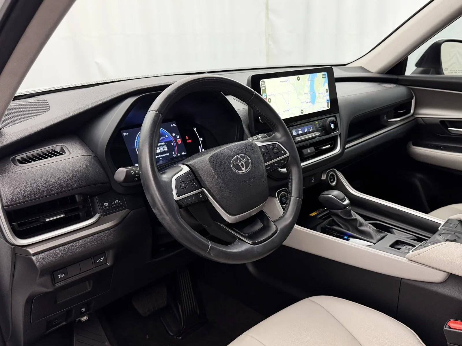 Used 2024 Toyota Grand Highlander FWD image 9