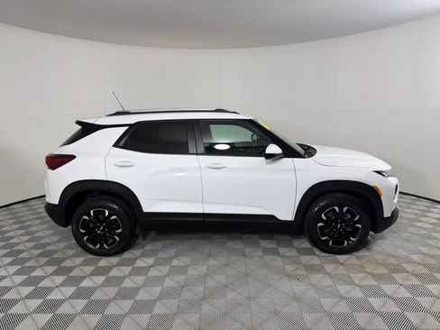 Used 2021 Chevrolet TrailBlazer LT w/ Premium Seating Package FWD image 4