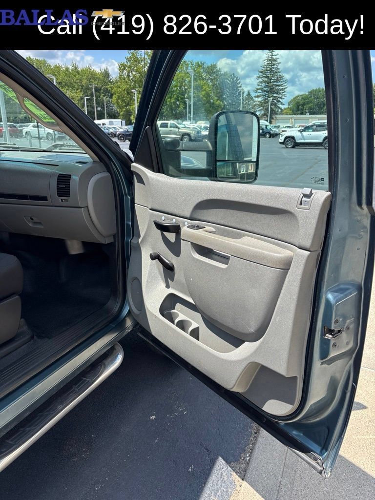 Used 2012 Chevrolet Silverado 2500 W/T AWD/4WD image 10