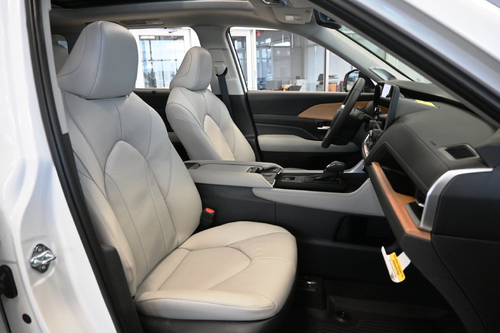 New 2026 Toyota Grand Highlander AWD image 14