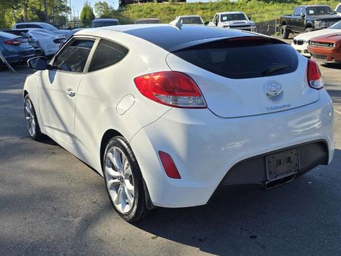 Used 2016 Hyundai Veloster image 7