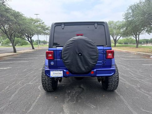 Used 2020 Jeep Wrangler Unlimited Sahara AWD/4WD image 6