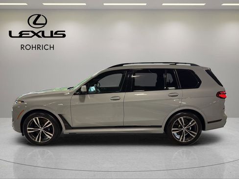 Used 2024 BMW X7 xDrive40i w/ Executive Package AWD/4WD image 9
