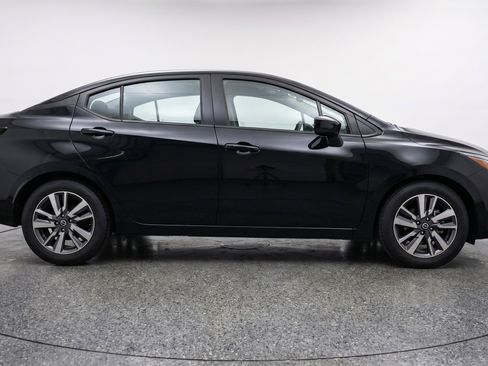 Used 2025 Nissan Versa SV FWD image 11
