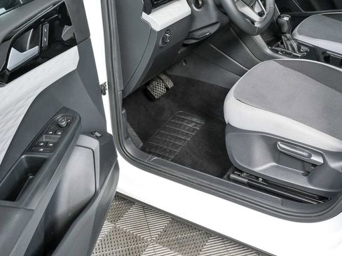 Certified 2023 Volkswagen Taos S FWD image 10