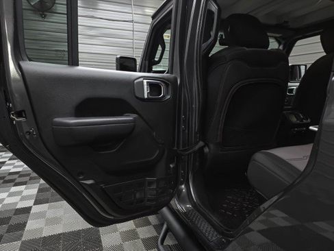 Used 2023 Jeep Gladiator Sport AWD/4WD image 33