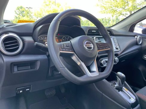 Used 2020 Nissan Versa SR FWD image 9