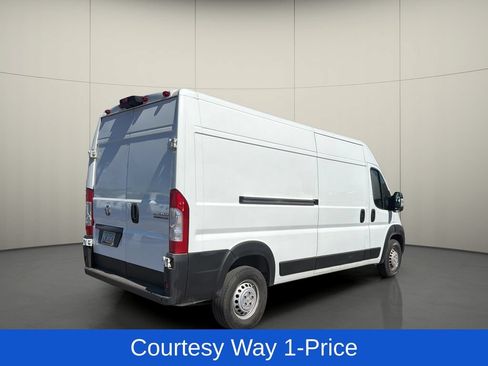 Used 2024 RAM ProMaster 2500 w/ Convenience Group FWD image 9