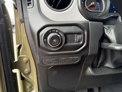 Used 2026 Jeep Wrangler Unlimited Sport AWD/4WD image 17