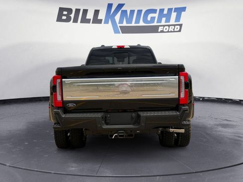 Certified 2026 Ford F450 Platinum w/ Platinum Plus Package AWD/4WD image 4