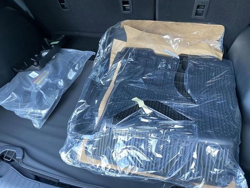 New 2025 Ford Escape SE w/ PHEV Premium Package image 18