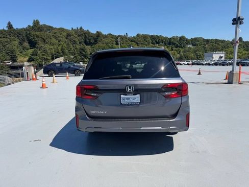 Used 2026 Honda Odyssey EX-L image 4