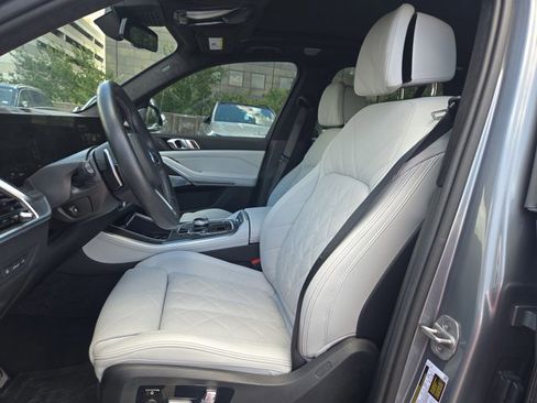 Used 2025 BMW X5 M60i AWD/4WD image 16