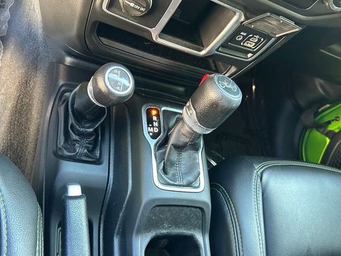 Used 2018 Jeep Wrangler Sport AWD/4WD image 21