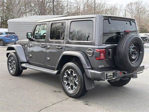 Used 2020 Jeep Wrangler Unlimited Sahara image 11