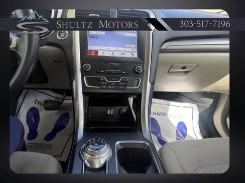 Used 2019 Ford Fusion SE FWD image 16