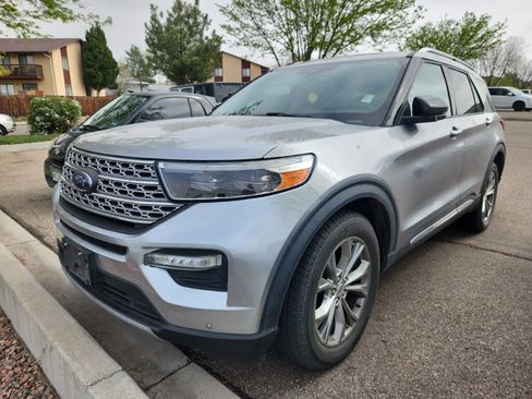 Used 2021 Ford Explorer Limited w/ Equipment Group 301A image 2