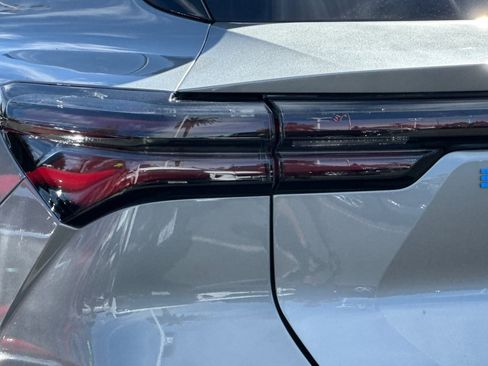 Used 2026 Chevrolet Equinox EV LT w/ Comfort Package image 43