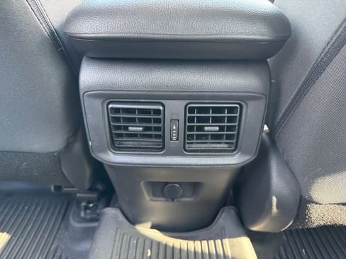 Used 2022 Toyota RAV4 LE AWD/4WD image 21