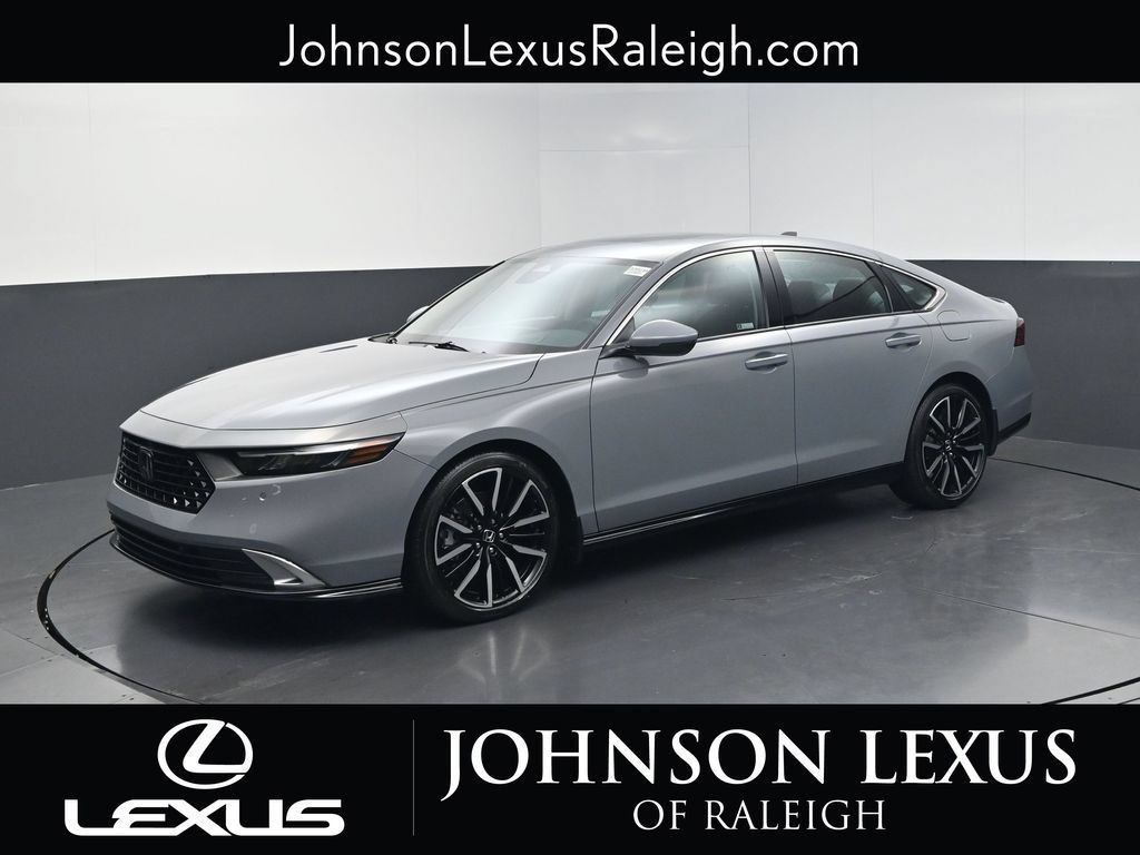 Used 2023 Honda Accord Touring image 1