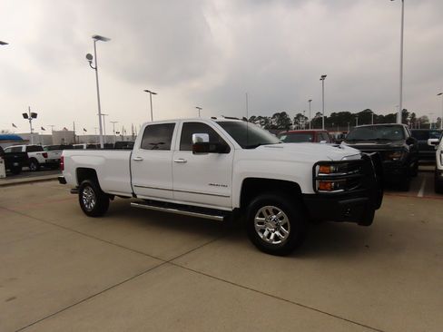 Used 2019 Chevrolet Silverado 3500 LTZ w/ Duramax Plus Package image 7