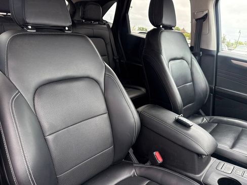 Used 2022 Ford Escape SEL w/ Technology Package AWD/4WD image 38