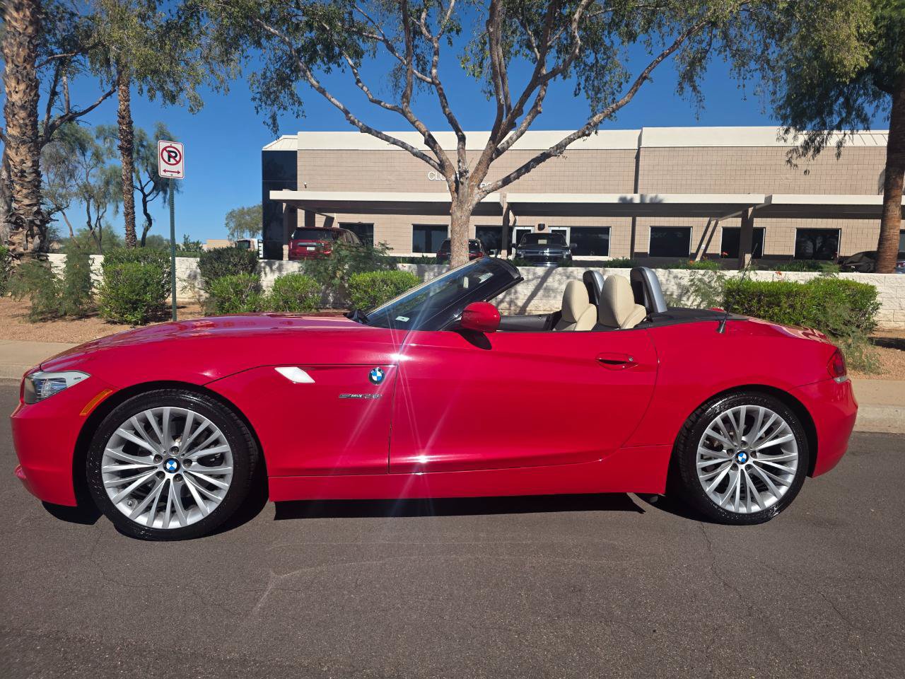 Used 2010 BMW Z4 sDrive35i RWD image 7