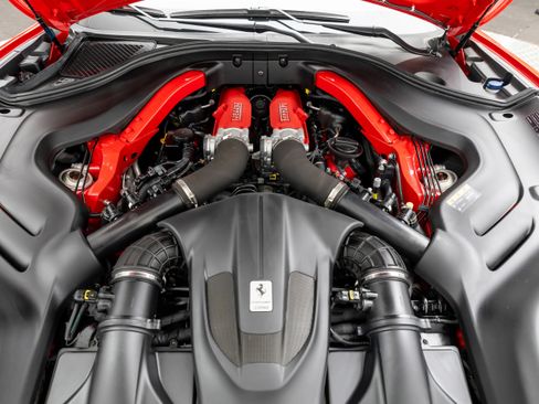 Used 2019 Ferrari Portofino image 45