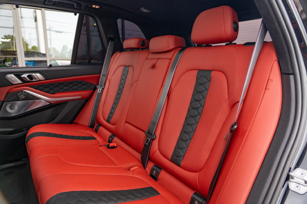 Used 2025 BMW X5 M Competition w/ Executive Package AWD/4WD image 18